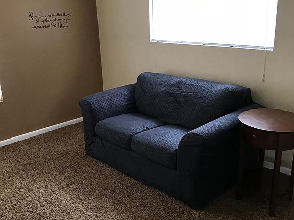 2nd bedroom/quiet sitting room