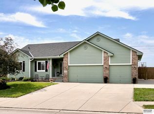 15411 Nebraska Ave, Omaha, NE 68116