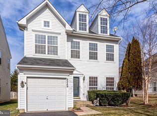 9249 Stephanie St, Manassas Park, VA 20111