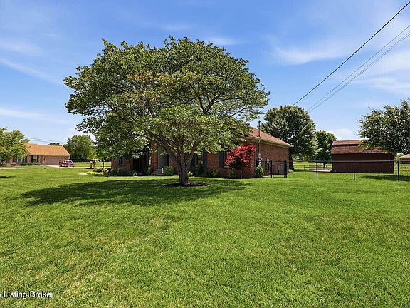 3rd image of 113 Spring Dr