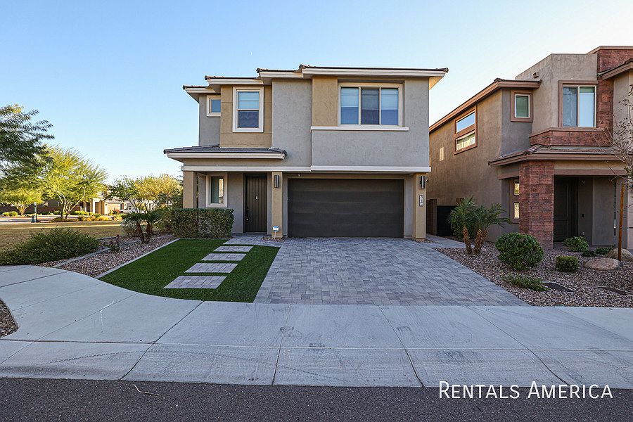 1st image of 3141 E Louise Dr