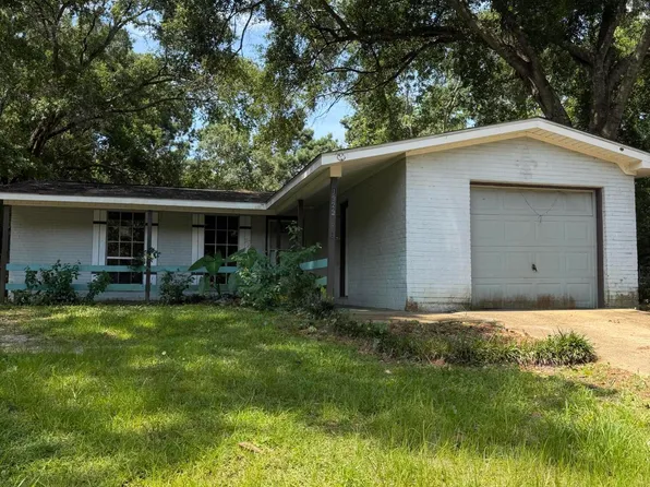 1929 Carol Dr, Gautier, MS 39553