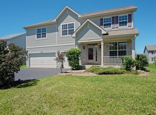 608 W Galeton Dr, Round Lake, IL 60073