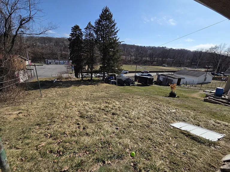 518 Meadow Ave — Photo 3