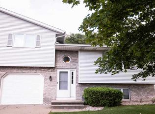 2676 Osmundsen Rd, Fitchburg, WI 53711