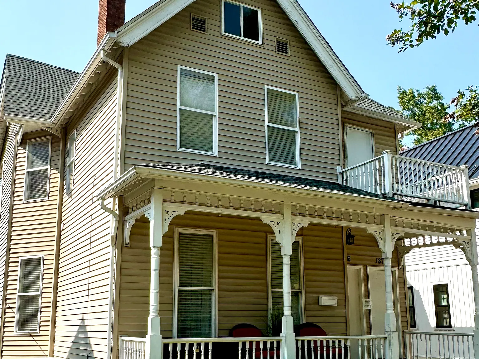 4 bed, 1200 sqft, $1,595 — Photo 1
