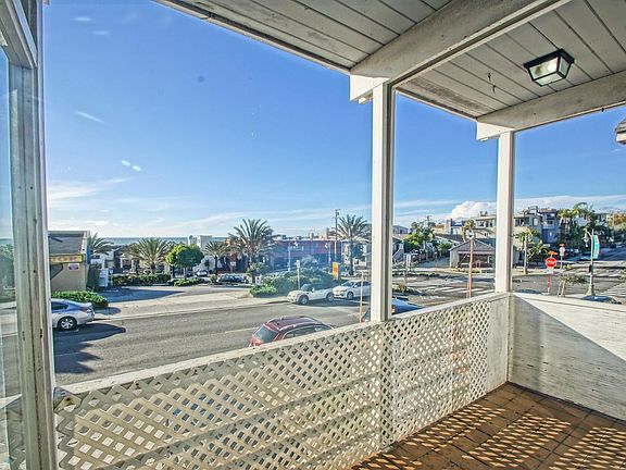 5th image of 1315 Sunset Dr #A