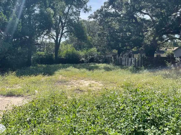 1115 W Yonge St, Pensacola, FL 32501