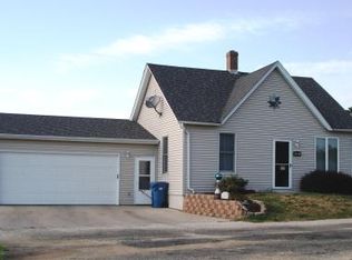 1510 12th St, Hazel Green, WI 53811