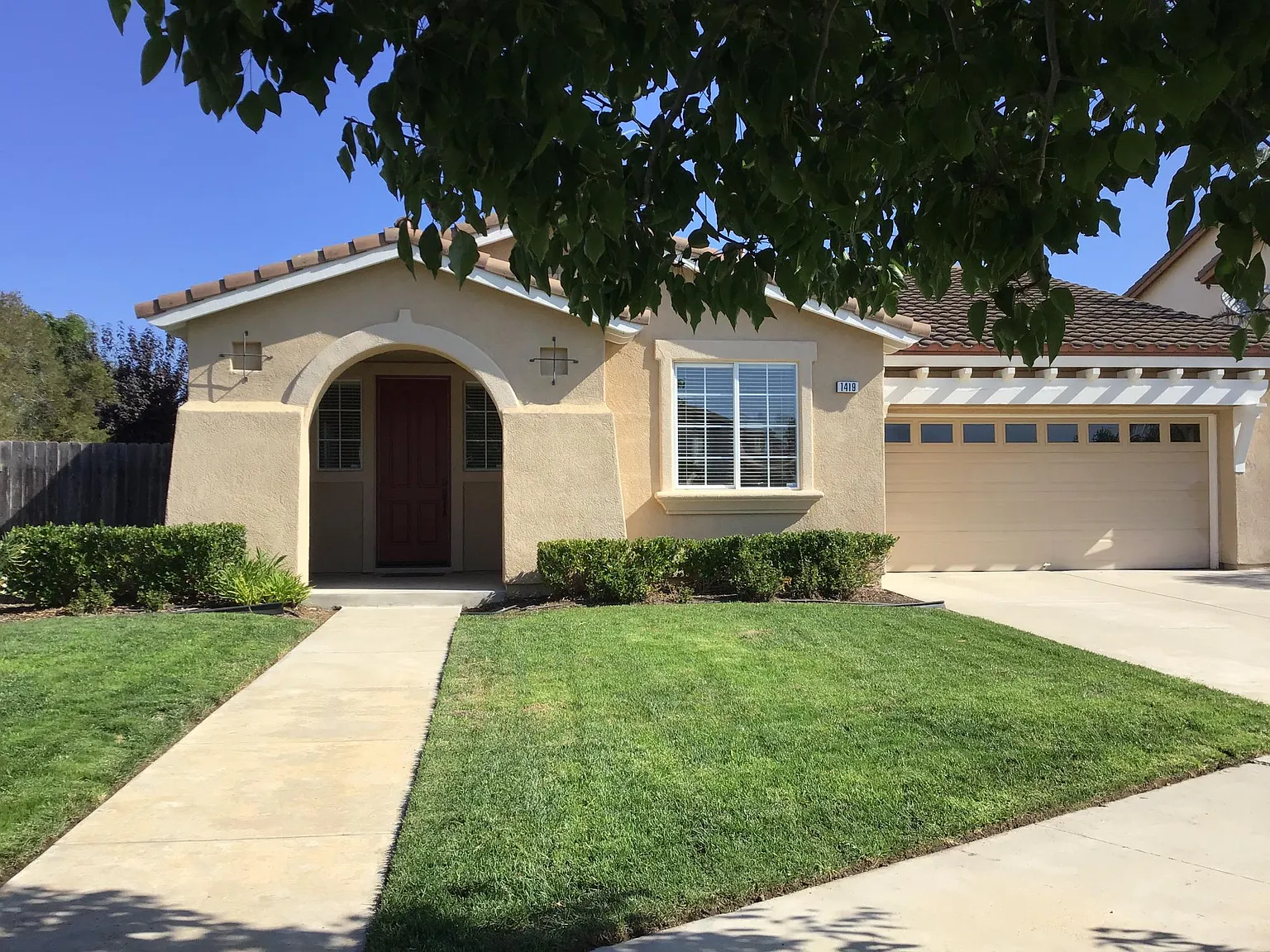 4 bed, 2.5 bath, 2125 sqft, $3,900 — Photo 1