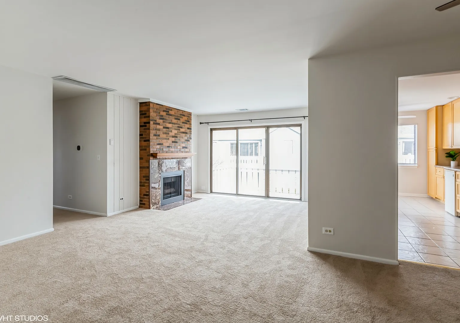 3 bed, 1200 sqft, $2,775 — Photo 4