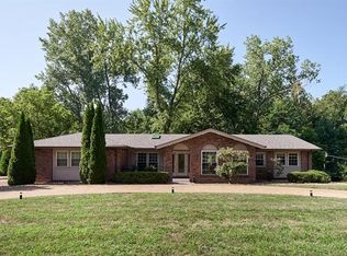 14370 Ladue Rd, Chesterfield, MO 63017