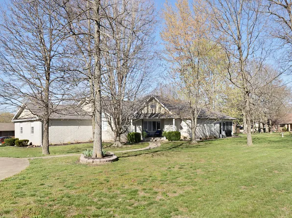110 S Oak Grove Street, Marshfield, MO 65706