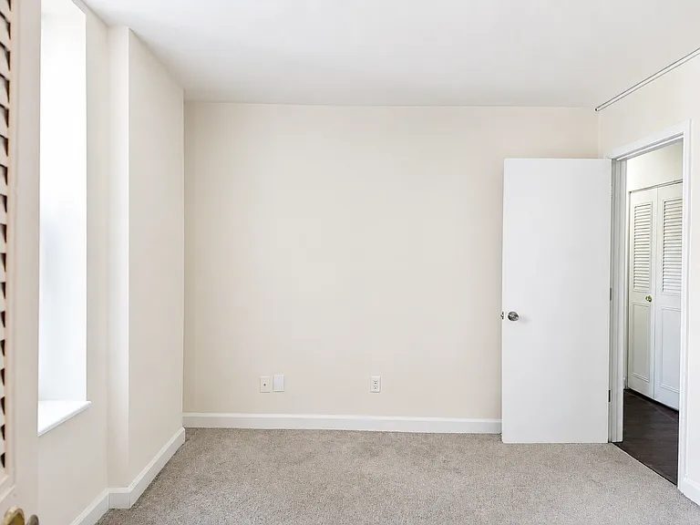 5381 Pershing Ave #508 — Photo 11