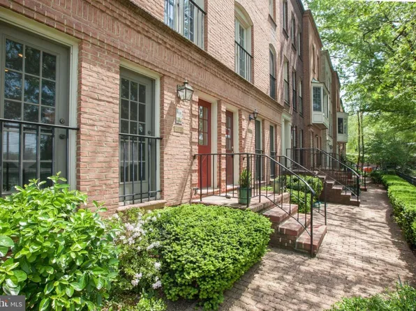 4615 Macarthur Blvd NW, Washington, DC 20007