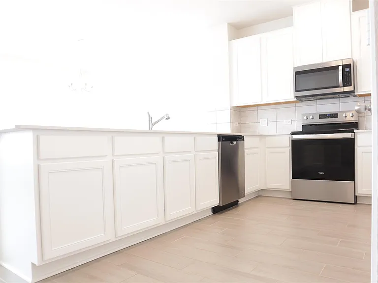 8111 Marigny Way — Photo 22