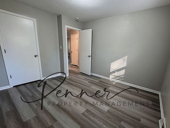4th image of 213 S Willow Ave