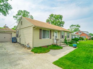 321 Maple Ln, Crown Point, IN 46307