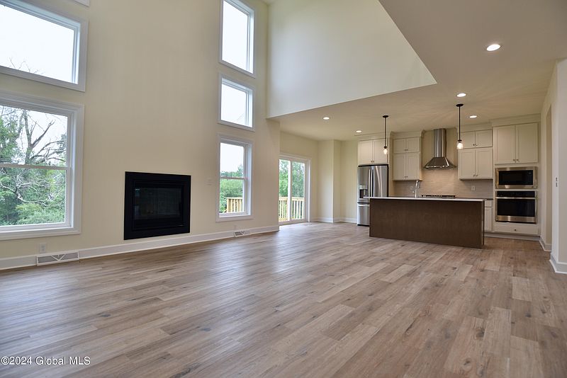 5th image of 6 Paddock Place