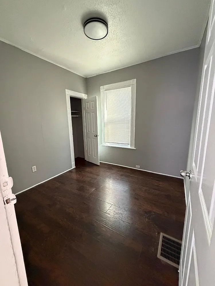 2 bed, 900 sqft, $1,500 — Photo 4