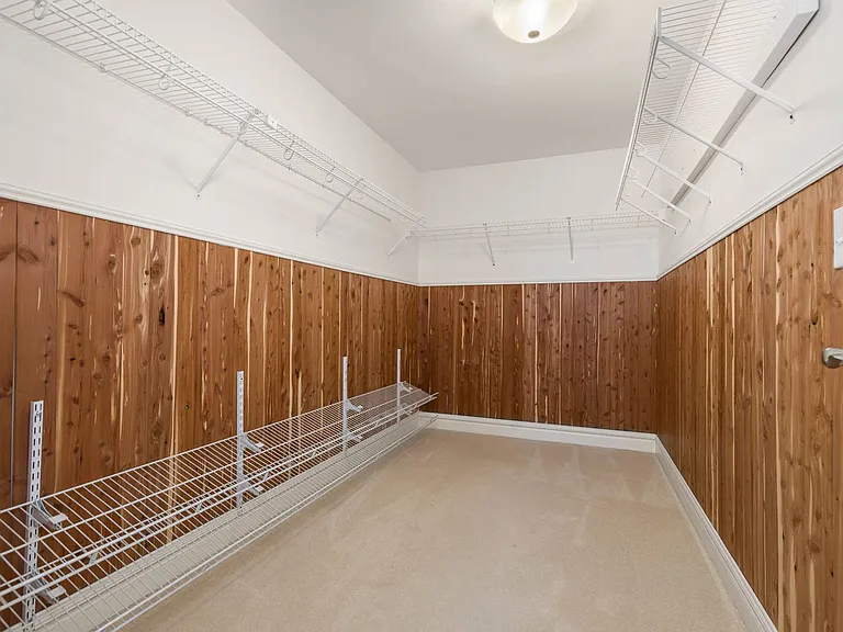 24923 NE 3rd Pl — Photo 15