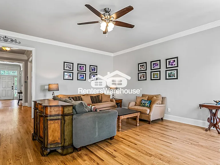 1952 Lois Pointe SE — Photo 6