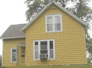 605 14th St, Belle Plaine, IA 52208
