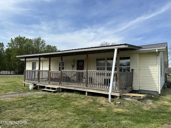 75 1st St, Crab Orchard, TN 37723