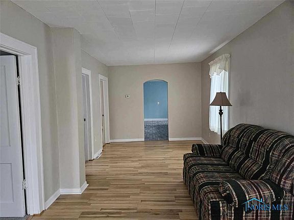 3rd image of 2547 Oak Grove Pl