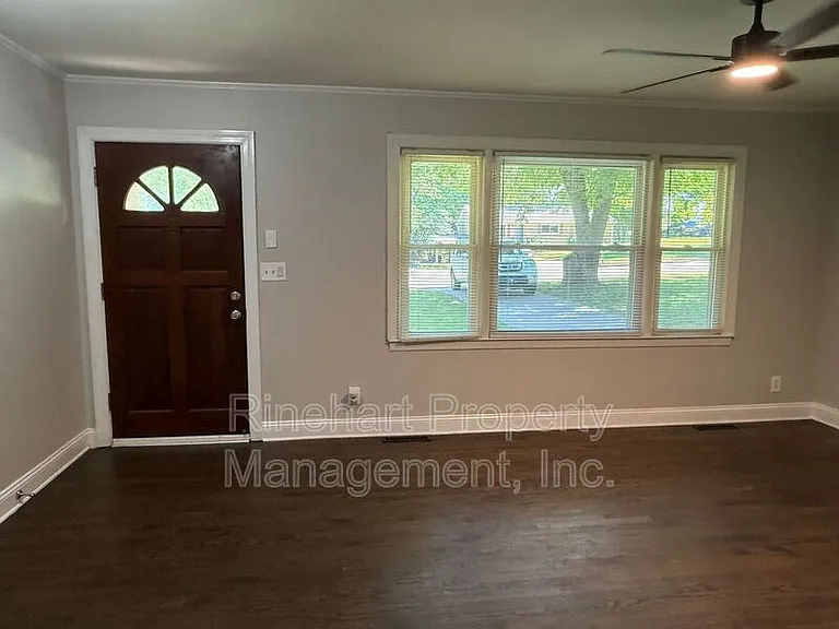 645 Greenbriar Ave — Photo 3