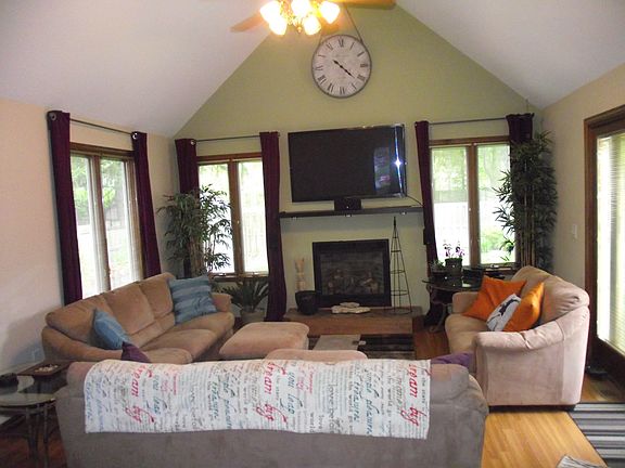 4th image of 2817 Densmore Dr