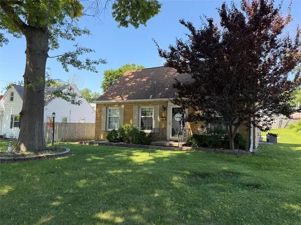732 10th St, West Des Moines, IA 50265