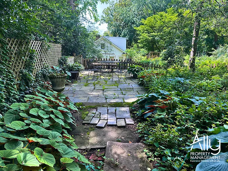 709 Park St — Photo 20