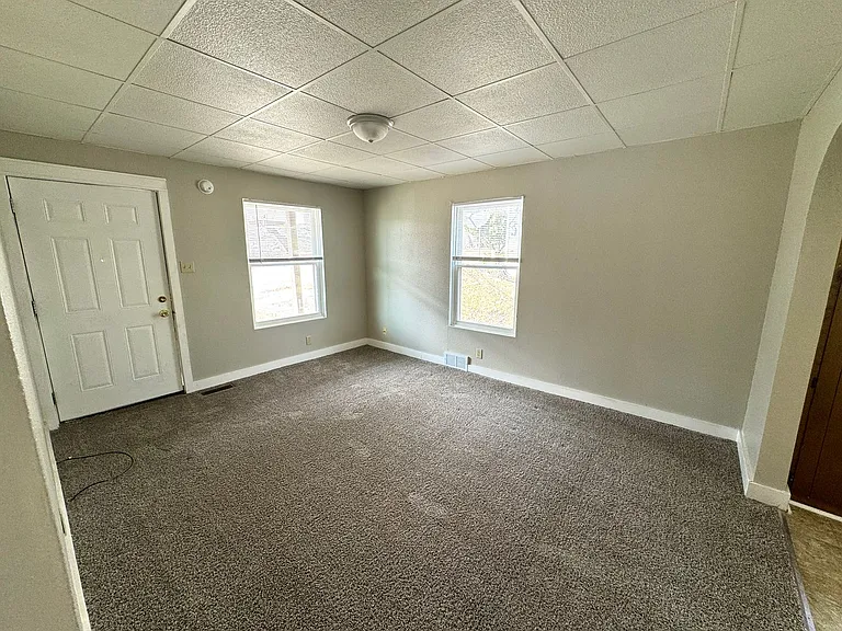 1426 N Main St — Photo 4