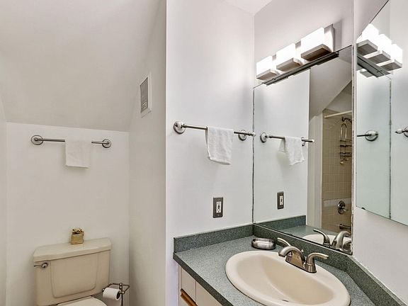 4th image of 2201 Pearl St APT 126