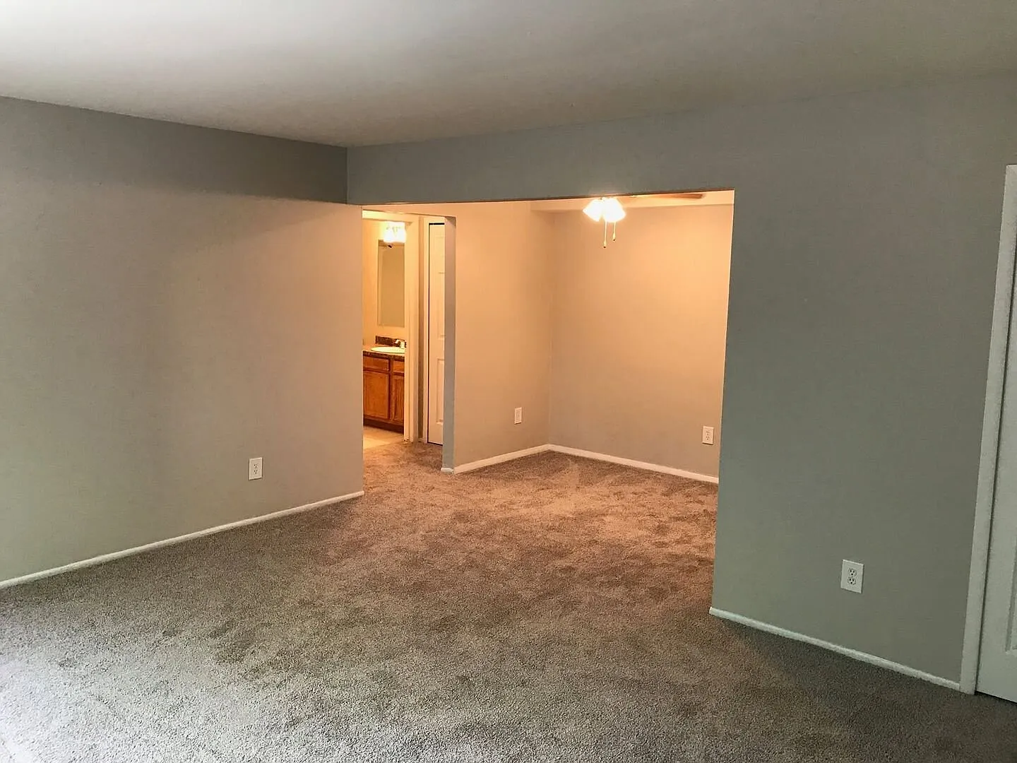 Great Location! 2 Bedroom/1 Bath near Downtown Rochester! — Photo 1