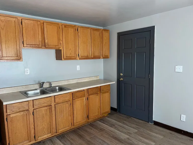 3338A N Richards St — Photo 6