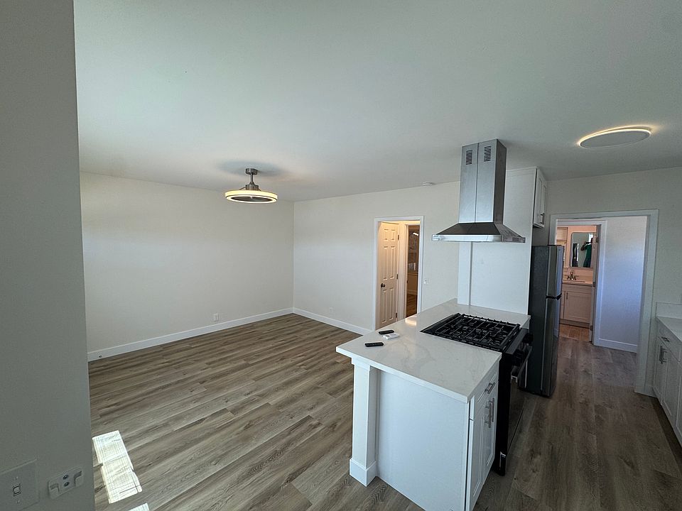 1st image of 401 N Citrus Ave N #401