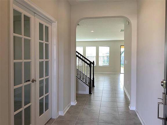 2nd image of 917 Boxelder Ave