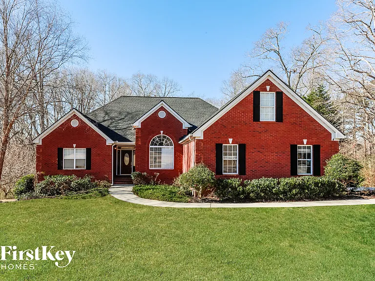 715 Roland Manor Dr — Photo 1