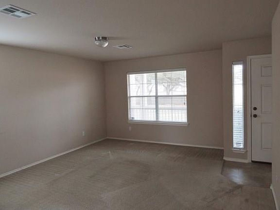 4th image of 1901 Clarksville Ln Unit 39