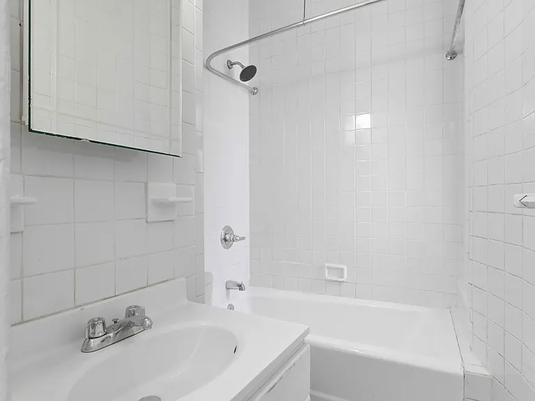 2586 Broadway #12G — Photo 3