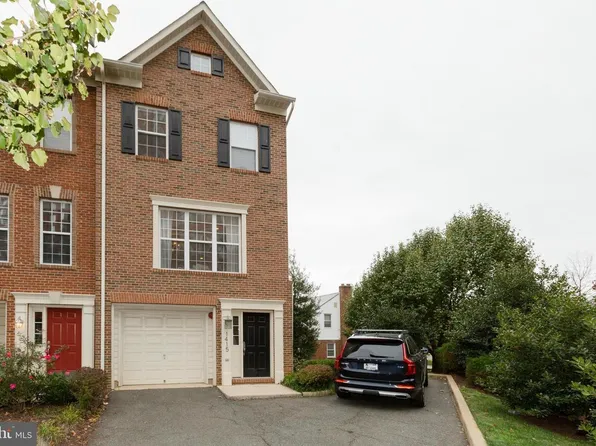1415 N Scott St Room 1, Arlington, VA 22209