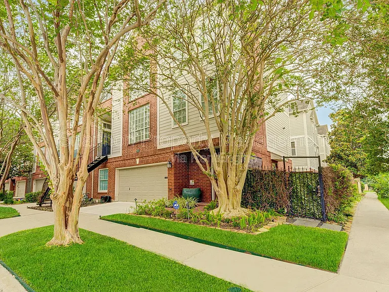 302 Fargo St — Photo 14