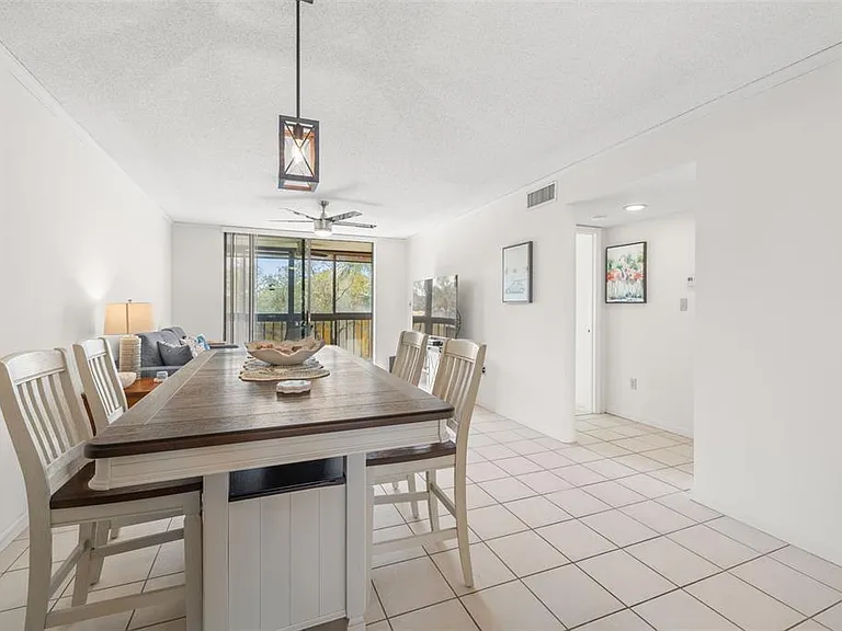 1316 Pasadena Ave S #204 — Photo 8