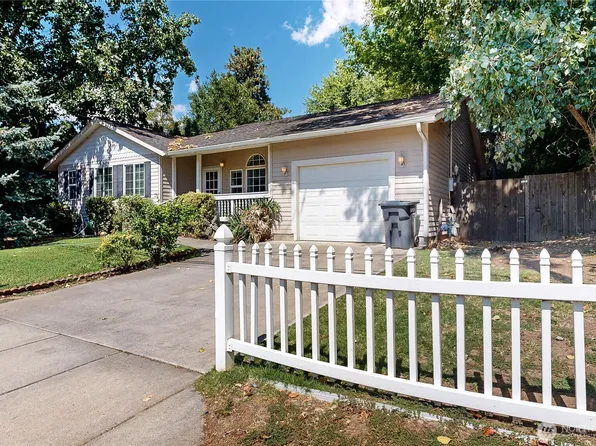 633 SE 6th Street, College Place, WA 99324