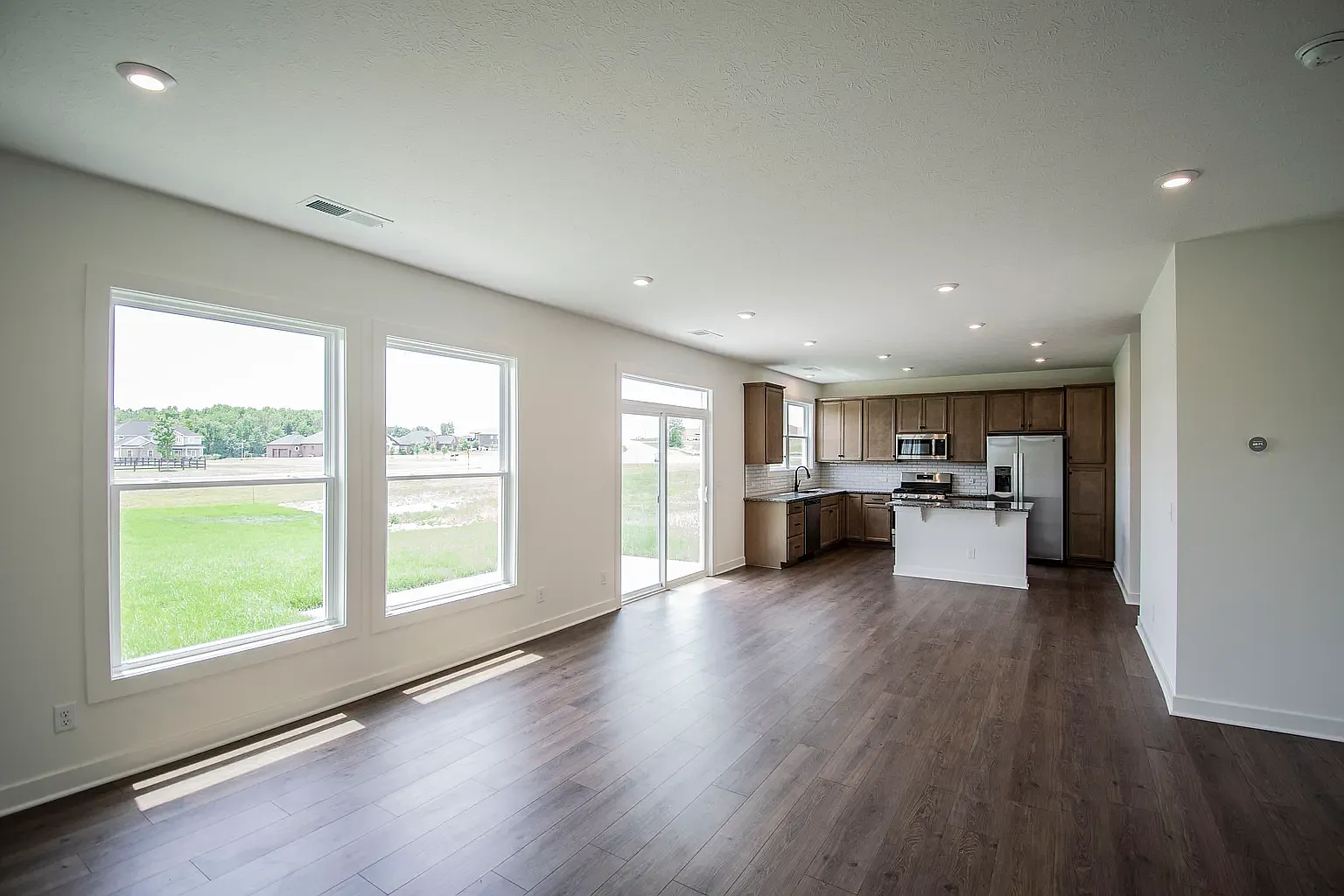 4 bed, 2147 sqft, $2,800 — Photo 4