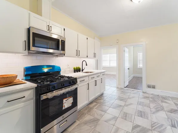 43 East 36th Street image 1 of 15