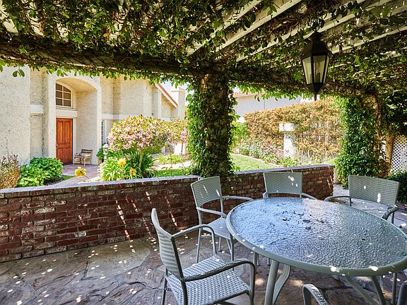5th image of 1665 Plum Hollow Cir