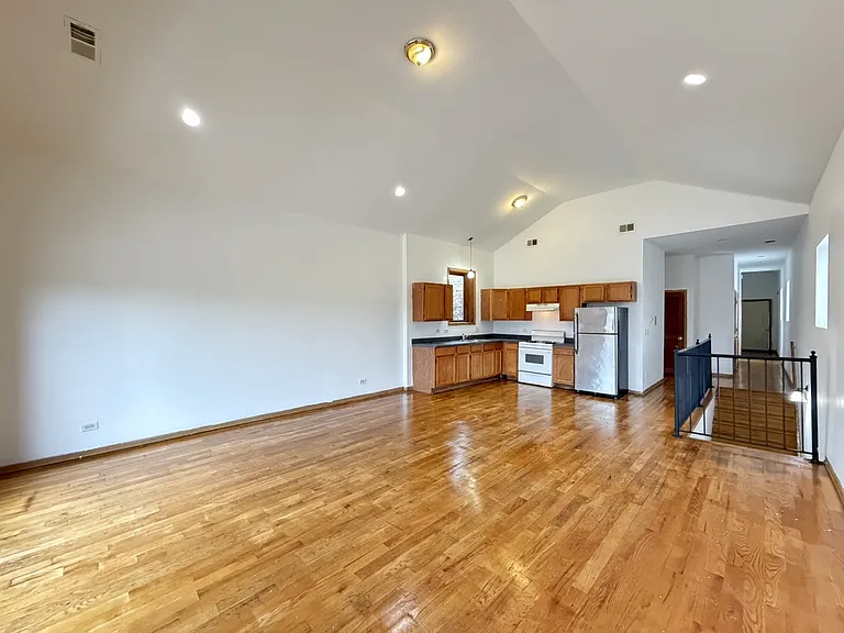 3100 W Polk St #4 — Photo 9